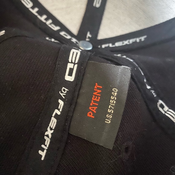 Santa Cruz fitted hat L / XL - Picture 2 of 4